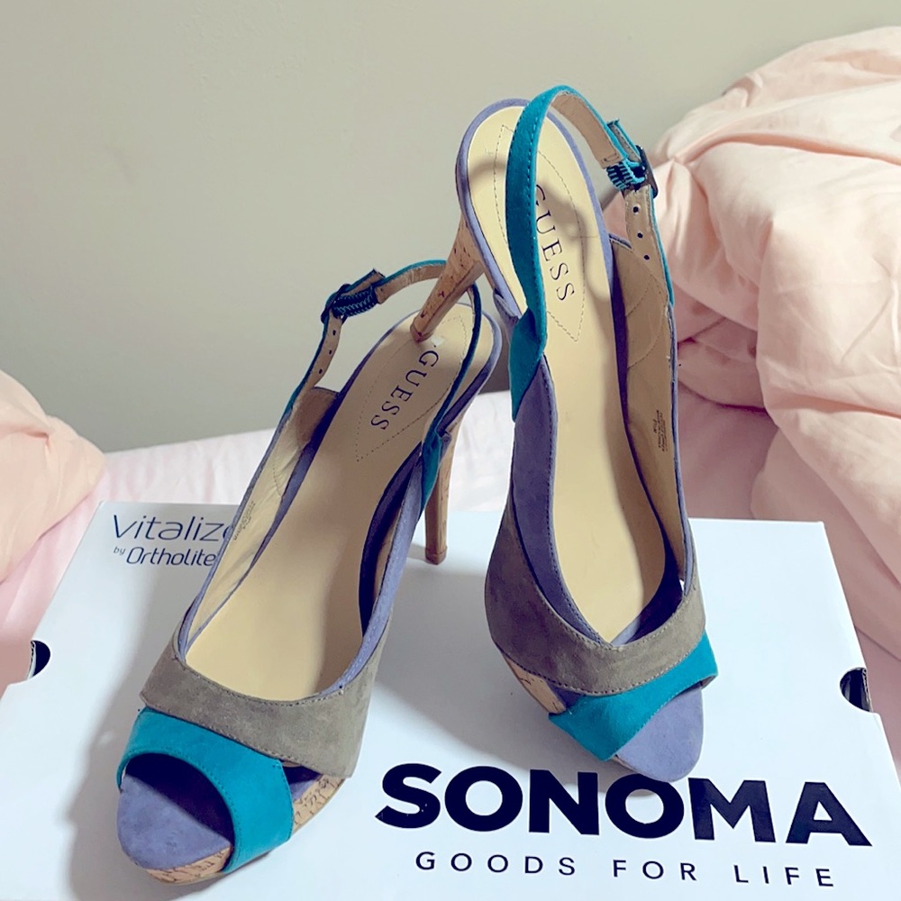 GUESS HEELED SANDALS